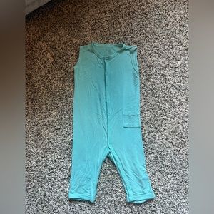 EUC Kyte Jumper with pocket no